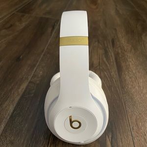 Beats Studio 3 wireless